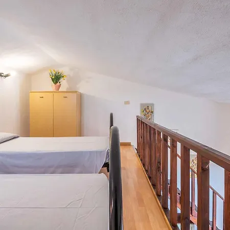 In 23142 Apartment *
